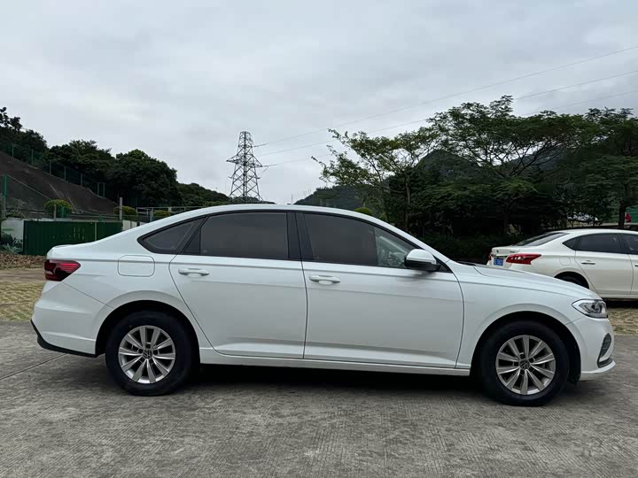 Фото 8 - Volkswagen Lavida