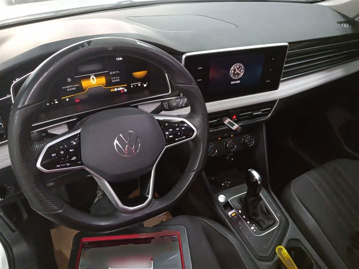 Фото 10 - Volkswagen Tiguan L Pro