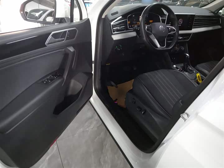 Фото 16 - Volkswagen Tiguan L Pro