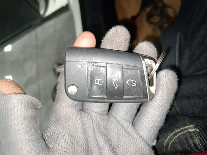 Фото 9 - Volkswagen Tiguan L Pro