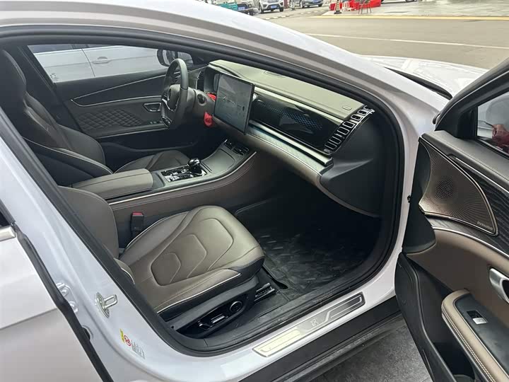 Фото 11 - BYD Han