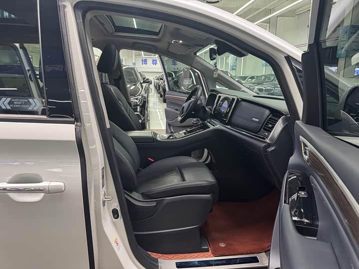 Фото 16 - GAC Trumpchi M8