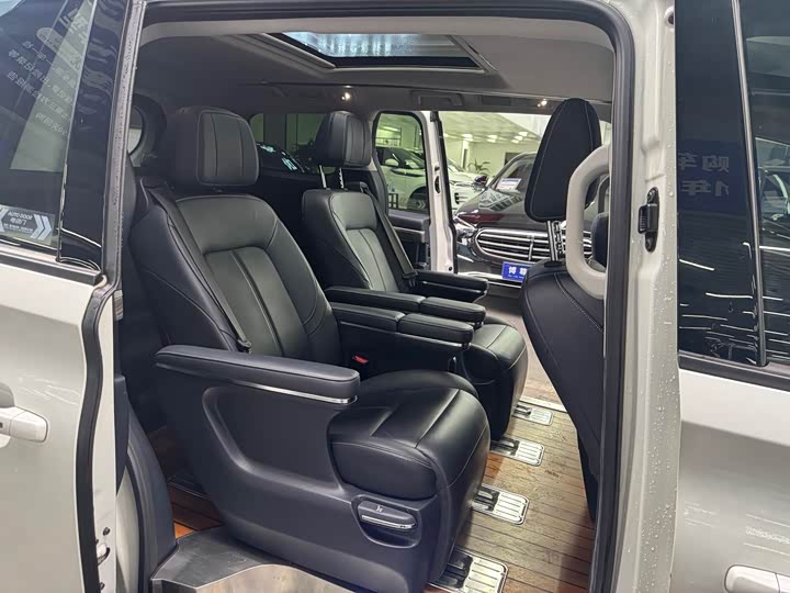 Фото 17 - GAC Trumpchi M8