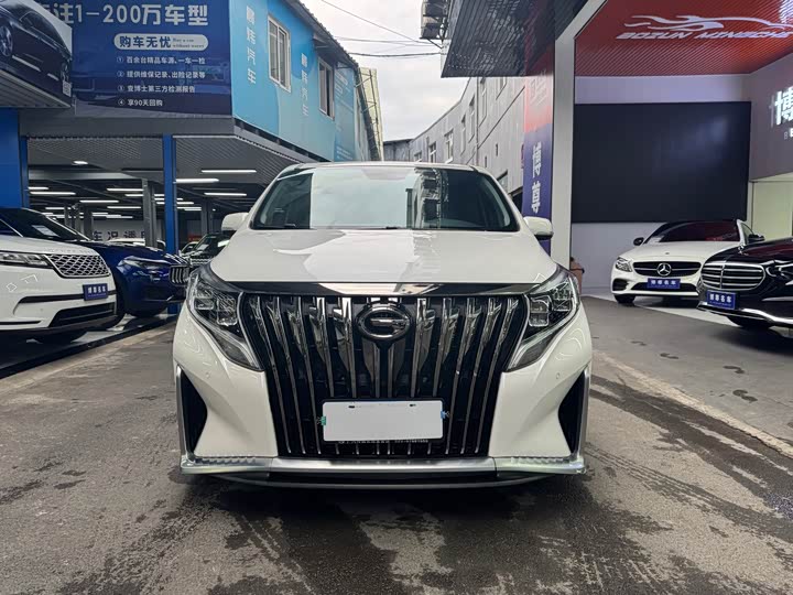Фото 2 - GAC Trumpchi M8
