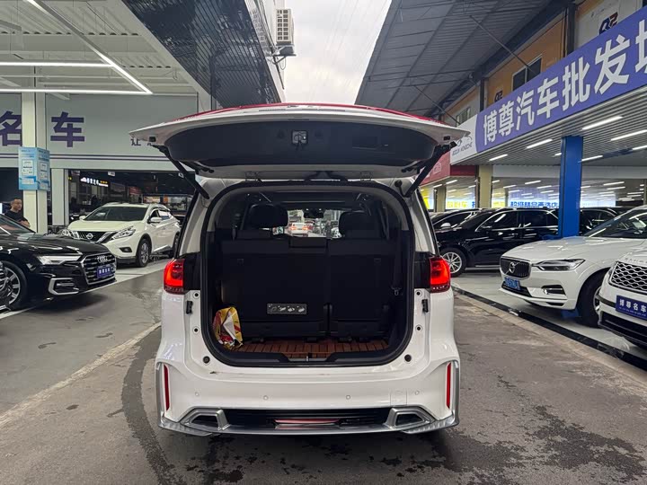 Фото 26 - GAC Trumpchi M8