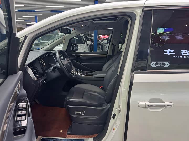 Фото 6 - GAC Trumpchi M8