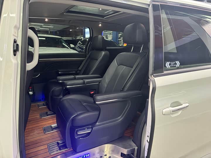 Фото 9 - GAC Trumpchi M8