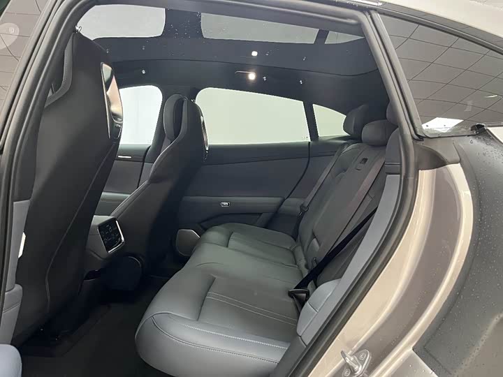 Фото 16 - Xiaomi YU7