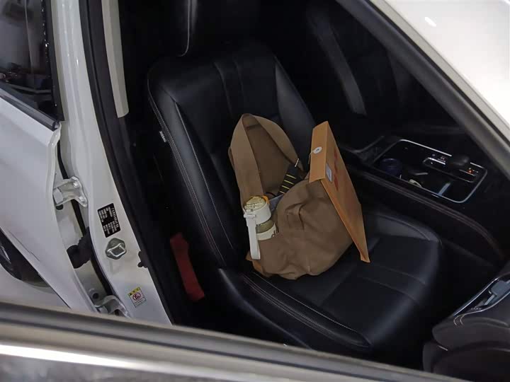 Фото 25 - GAC Trumpchi GS8