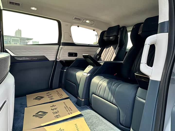 Фото 9 - Buick GL8 Century