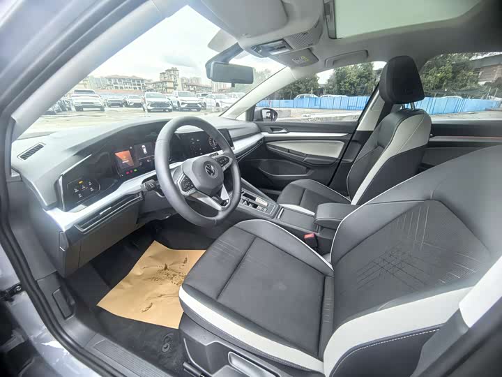 Фото 4 - Volkswagen Golf