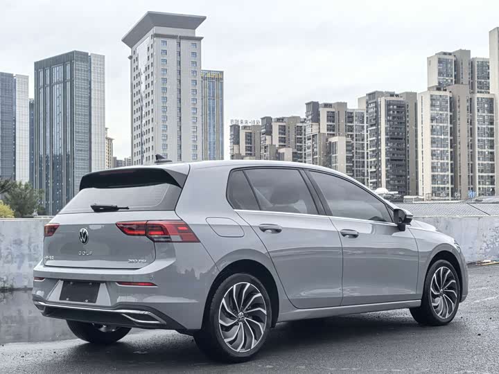 Фото 9 - Volkswagen Golf