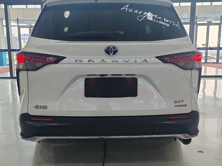 Фото 20 - Toyota Granvia