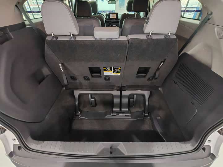 Фото 23 - Toyota Granvia