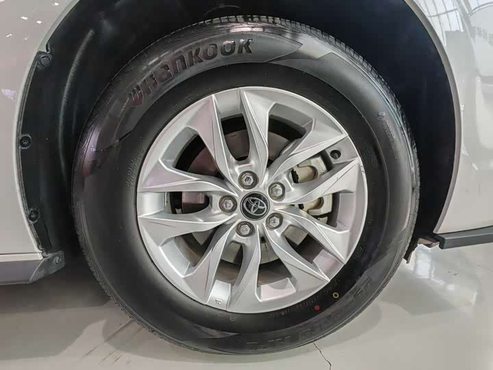 Фото 27 - Toyota Granvia