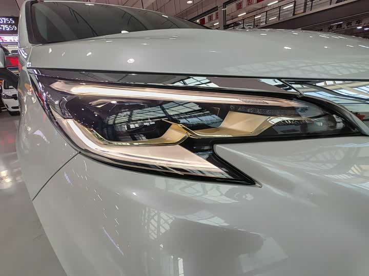 Фото 28 - Toyota Granvia