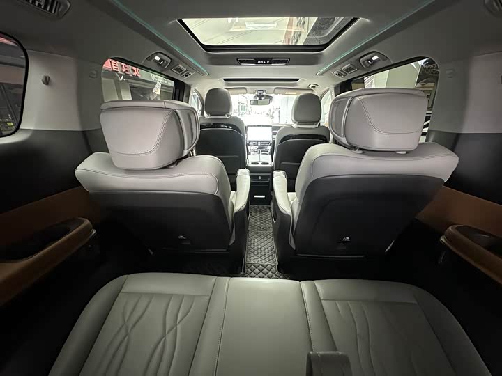 Фото 16 - GAC Trumpchi M8