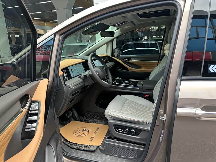 Фото 8 - GAC Trumpchi M8