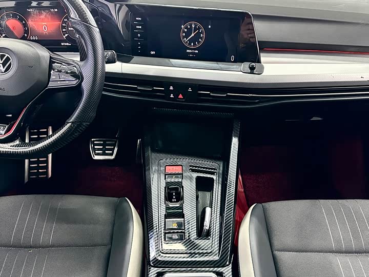 Фото 11 - Volkswagen Golf