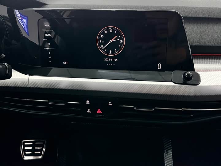 Фото 13 - Volkswagen Golf