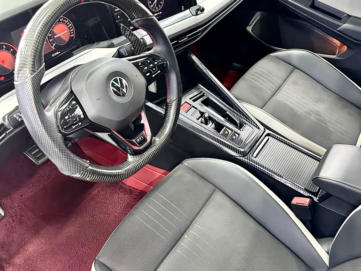 Фото 18 - Volkswagen Golf