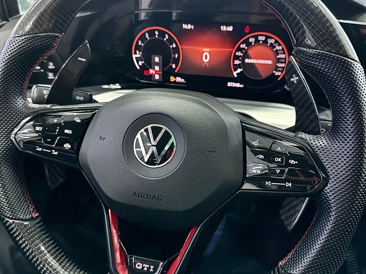 Фото 22 - Volkswagen Golf