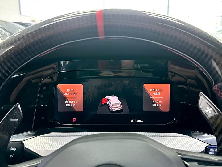 Фото 23 - Volkswagen Golf