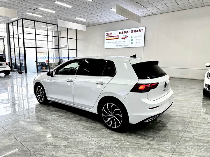 Фото 6 - Volkswagen Golf