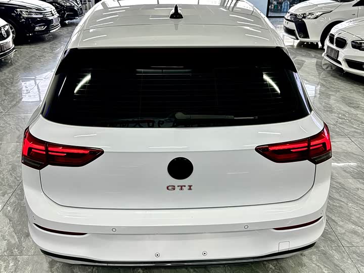 Фото 7 - Volkswagen Golf