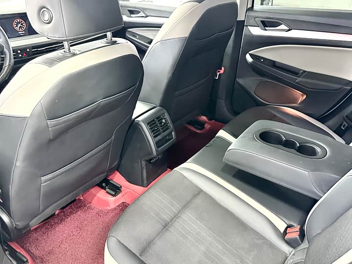 Фото 8 - Volkswagen Golf