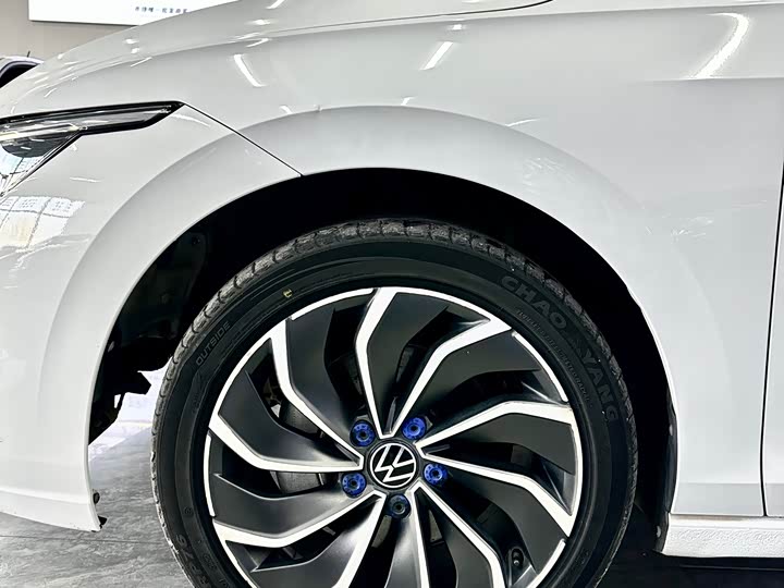 Фото 9 - Volkswagen Golf