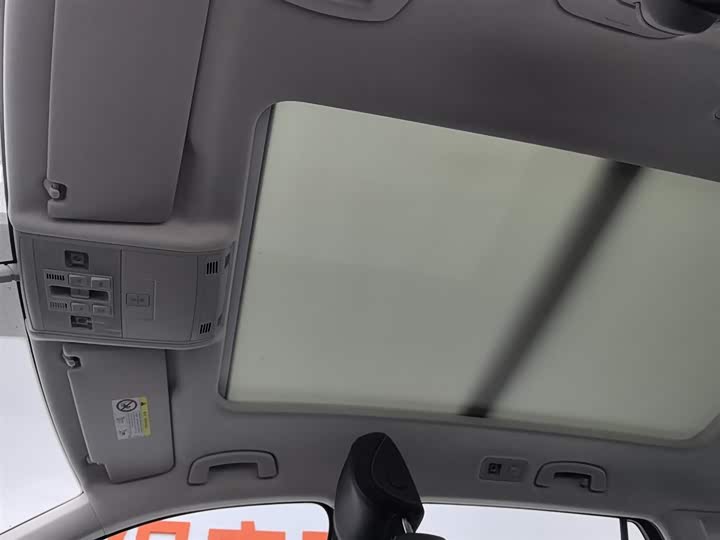 Фото 14 - Volkswagen Tayron