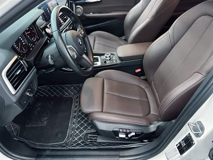 Фото 14 - BMW 1 Series