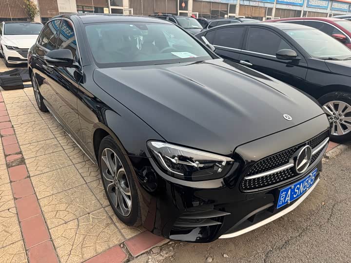 Фото 3 - Mercedes-Benz E-Class