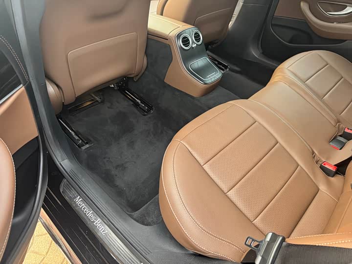 Фото 9 - Mercedes-Benz E-Class