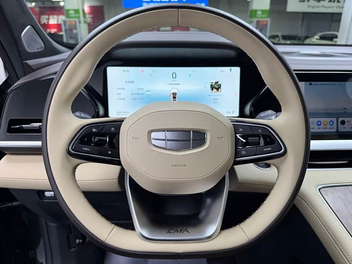 Фото 13 - Geely Monjaro