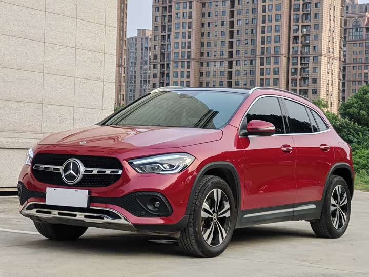 Фото 1 - Mercedes-Benz GLA-Class