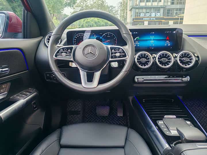 Фото 16 - Mercedes-Benz GLA-Class