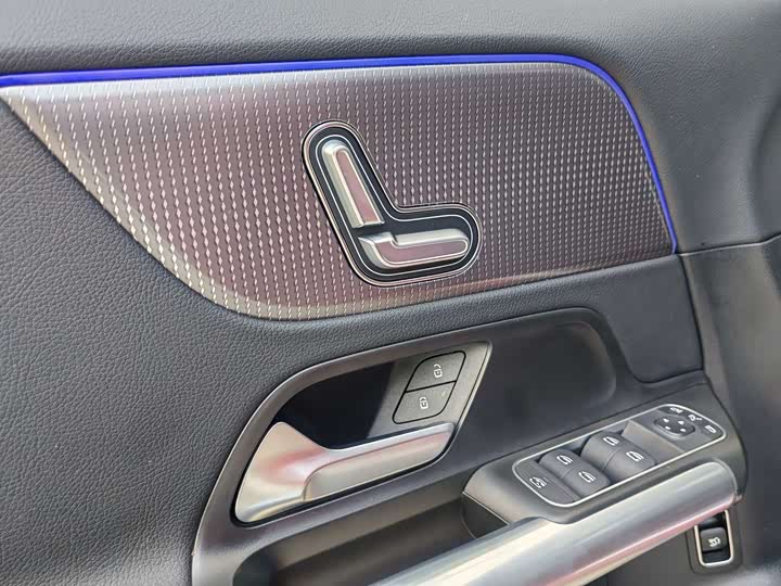 Фото 17 - Mercedes-Benz GLA-Class