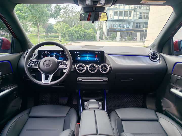 Фото 19 - Mercedes-Benz GLA-Class