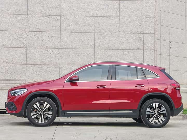 Фото 4 - Mercedes-Benz GLA-Class