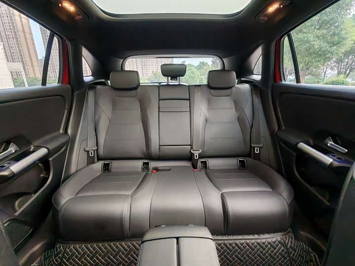 Фото 9 - Mercedes-Benz GLA-Class