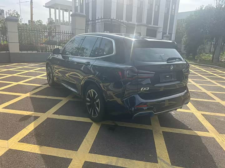 Фото 6 - BMW iX3