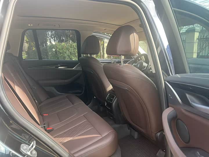 Фото 8 - BMW iX3