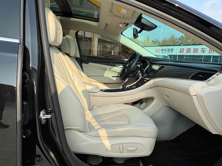 Фото 10 - Buick LaCrosse