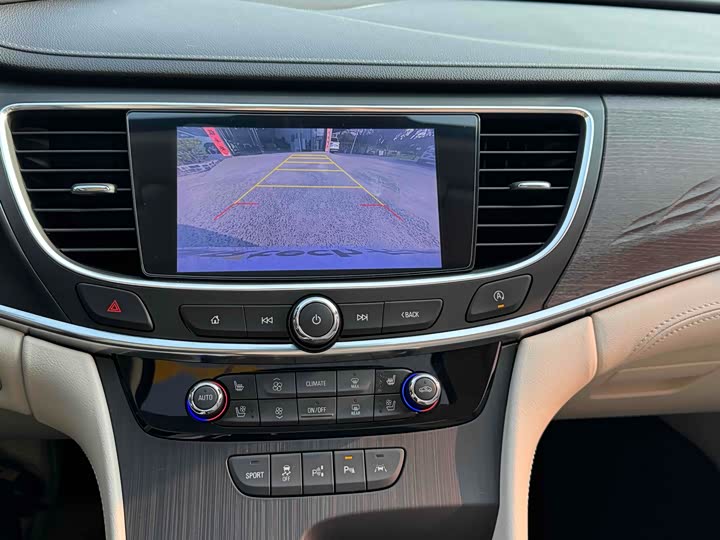 Фото 13 - Buick LaCrosse