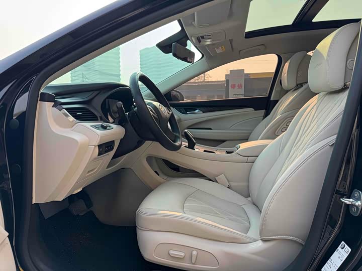 Фото 16 - Buick LaCrosse