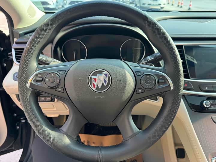 Фото 18 - Buick LaCrosse