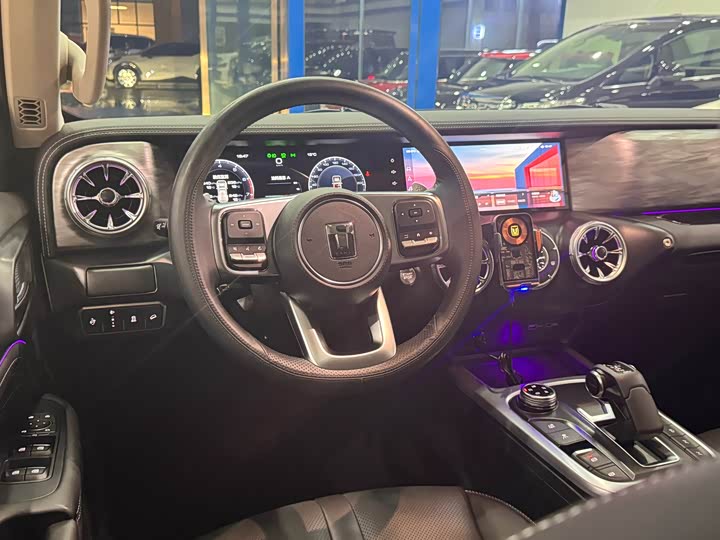 Фото 6 - Tank 300