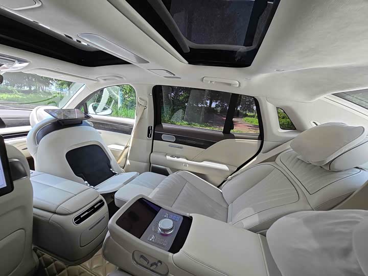 Фото 13 - Genesis G90